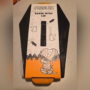 Snoopy Halloween Coffin Baker with Lid